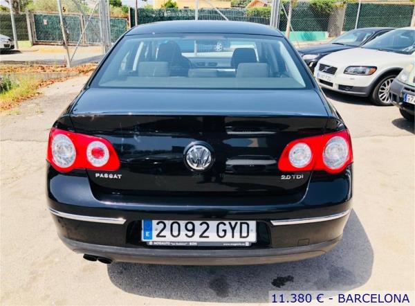 Volkswagen passat 4 puertas Diesel del año 2010