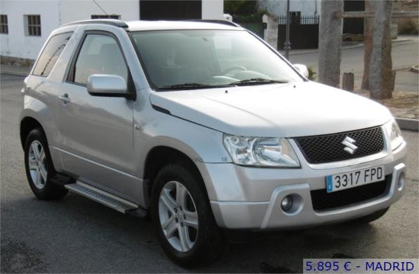 Suzuki grand vitara 3 puertas Gasolina del año 2007