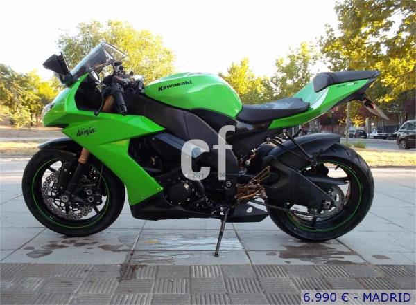 Kawasaki zx 10r del año 2010 en San Sebastián de los Reyes Madrid