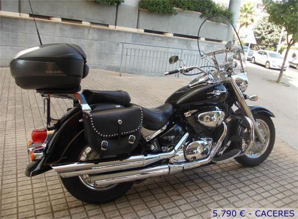 Suzuki intruder c800c del año 2006 en Cáceres