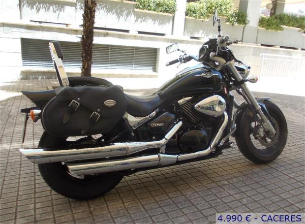 Suzuki intruder m800 del año 2006 en Cáceres