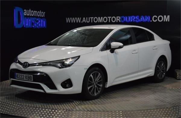 Toyota avensis 4 puertas Diesel del año 2017