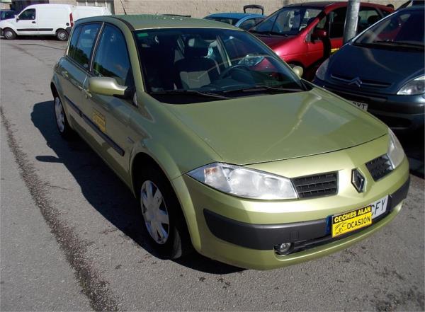 Renault megane 5 puertas Diesel del año 2003