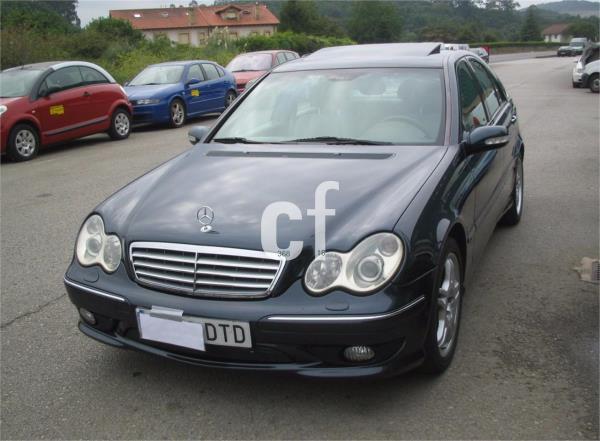 Mercedes benz clase c 4 puertas Automático Diesel del año 2001