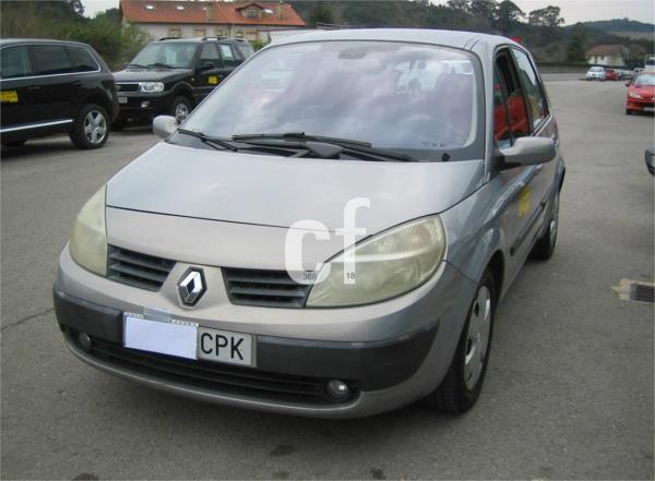 Renault scenic 5 puertas Diesel del año 2003