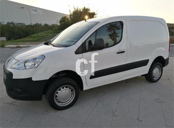 Peugeot partner 3 puertas Diesel del año 2011