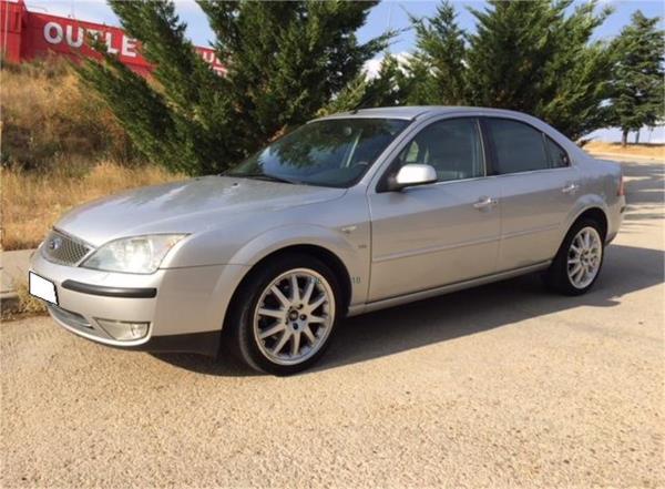 Ford mondeo 4 puertas Gasolina del año 2005