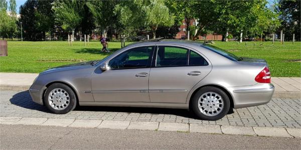 Mercedes benz clase e 4 puertas Diesel del año 2004