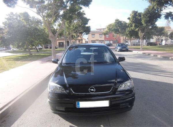 Opel astra 3 puertas Diesel del año 2003