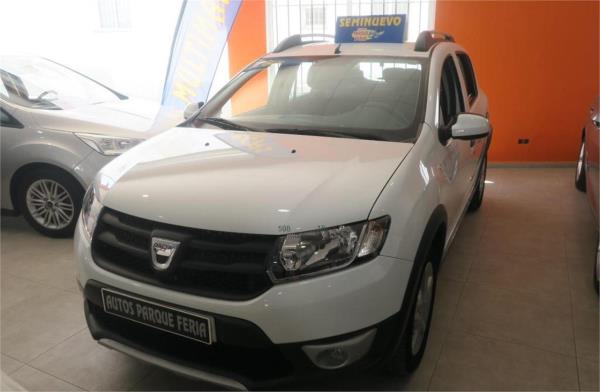 Dacia sandero 5 puertas Gasolina del año 2015