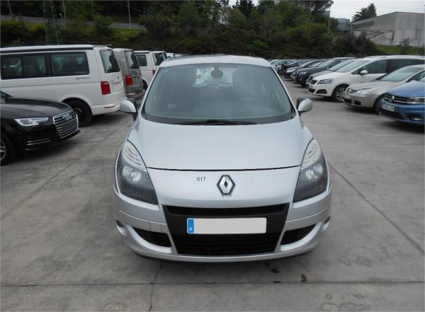 Renault scenic 5 puertas Diesel del año 2011