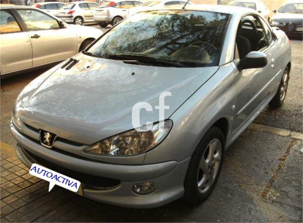 Peugeot 206 2 puertas Gasolina del año 2004