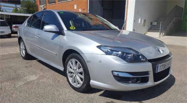 Renault laguna 5 puertas Diesel del año 2011