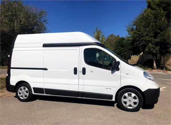 Renault trafic 4 puertas Diesel del año 2011