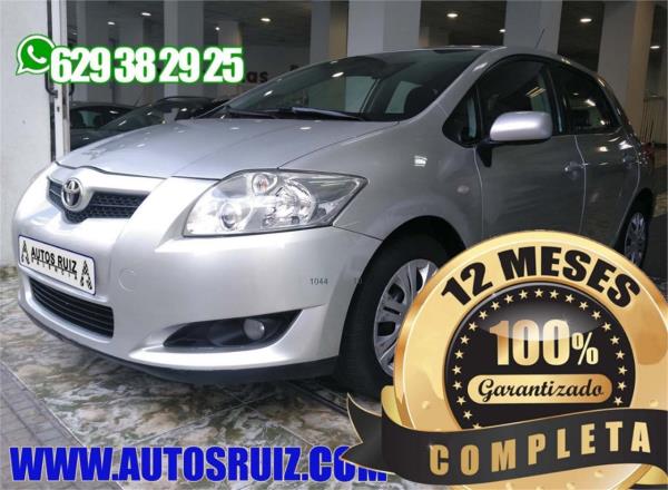 Toyota auris 5 puertas Gasolina del año 2007