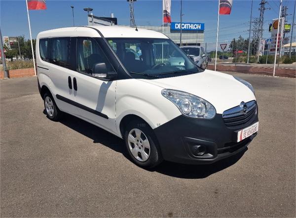 Opel combo 5 puertas Diesel del año 2015