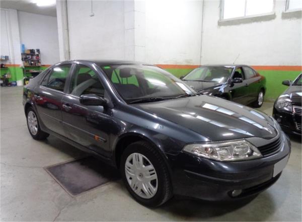 Renault laguna 5 puertas Gasolina del año 2002