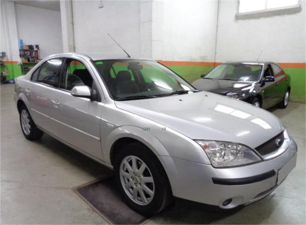 Ford mondeo 4 puertas Gasolina del año 2001