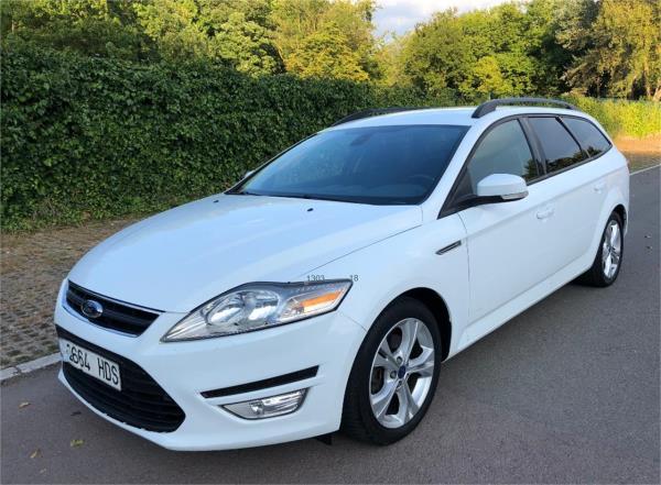 Ford mondeo 5 puertas Diesel del año 2011