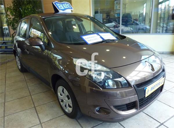 Renault scenic 5 puertas Diesel del año 2011