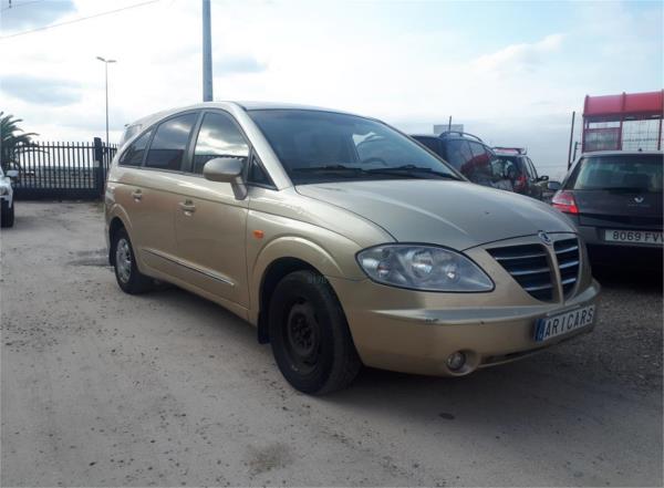 Ssangyong rodius 5 puertas Diesel del año 2008