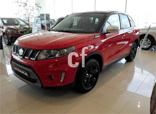 Suzuki vitara 5 puertas Gasolina del año 2017