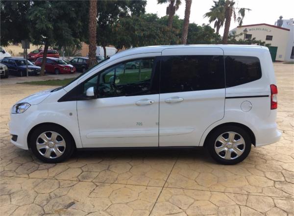 Ford tourneo courier 5 puertas Gasolina del año 2015