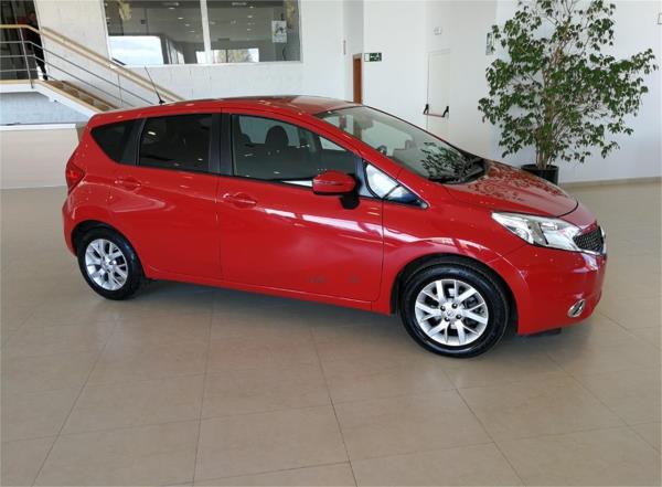 Nissan note 5 puertas Diesel del año 2015