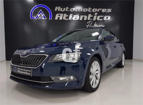 Skoda superb 5 puertas Diesel del año 2015