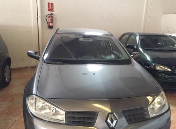 Renault megane 4 puertas Diesel del año 2004