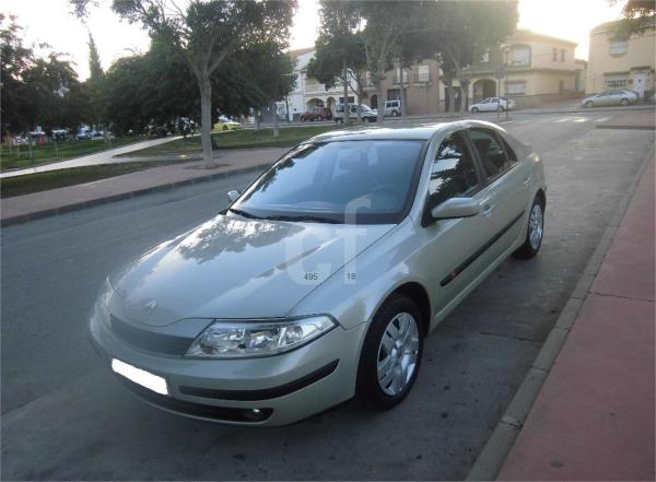 Renault laguna 5 puertas Gasolina del año 2002