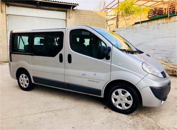 Renault trafic 4 puertas Diesel del año 2014