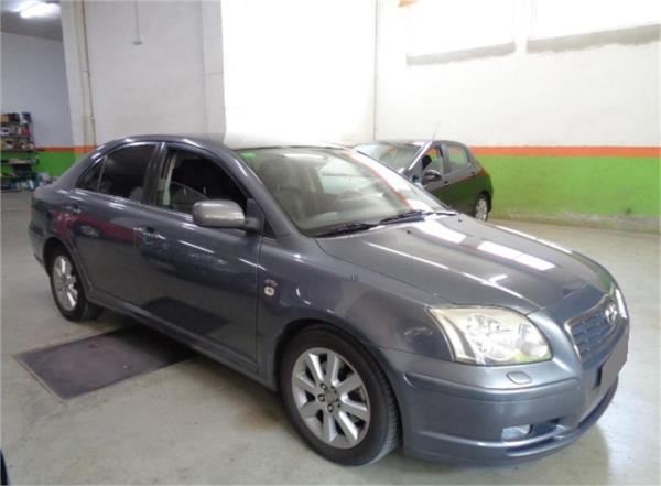 Toyota avensis 5 puertas Diesel del año 2005