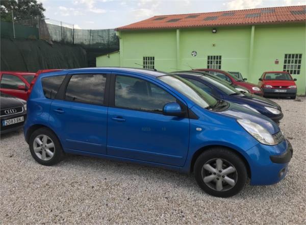 Nissan note 5 puertas Diesel del año 2007