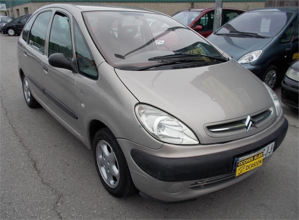 Citroen xsara picasso 5 puertas Gasolina del año 2003